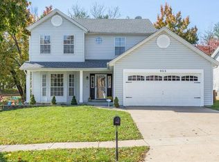 925 Cleta Dr, Ballwin, MO