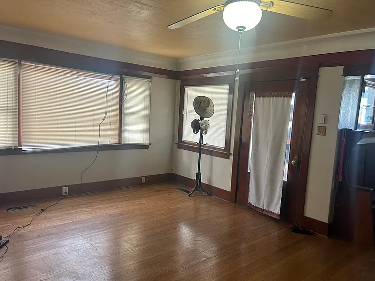 1121 Marin St — Photo 11