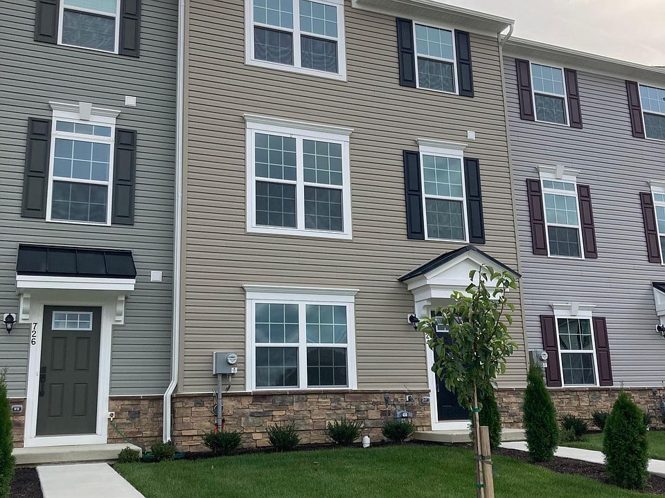 1st image of 724 Rosemary Way