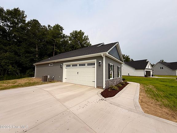 2nd image of 3726 Chatsworth Drive
