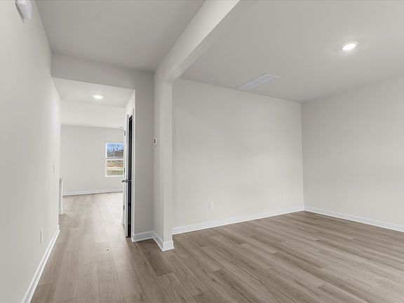 Welcome to 207 Lavinia Circle