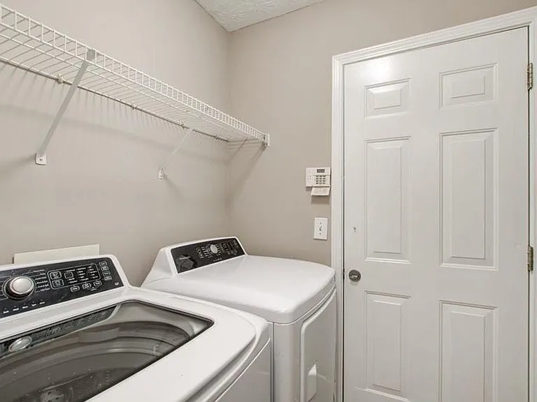 3321 Serenade Ct — Photo 11