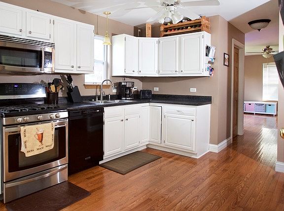 2nd image of 26138 W Marshall Ave