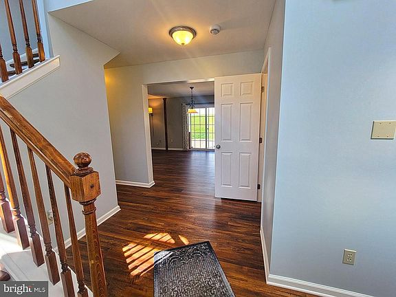 3rd image of 219 Berkshire Dr