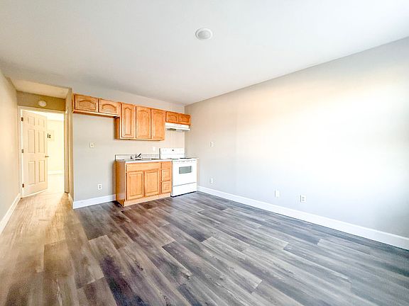 2nd image of 222 Chapman Rd