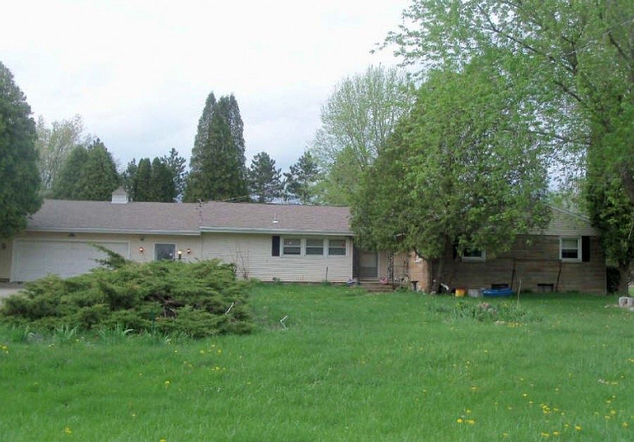 2nd image of 3820 Catherine St