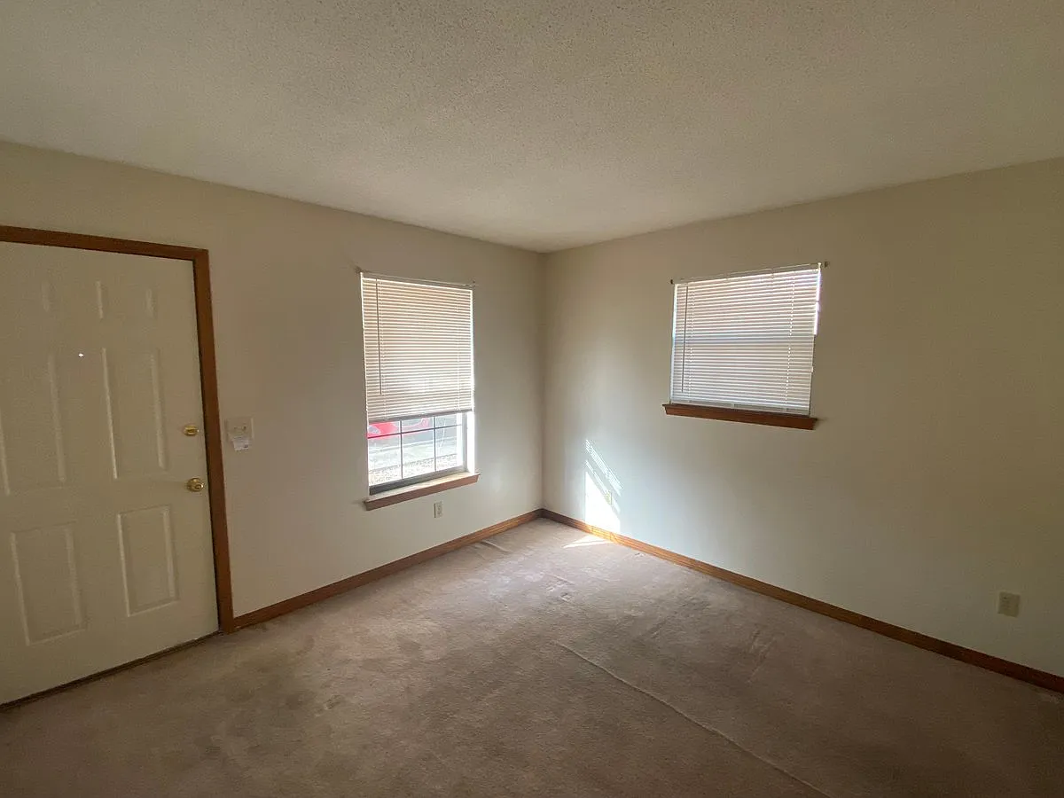 204 Davenport Road Unit 11 — Photo 2