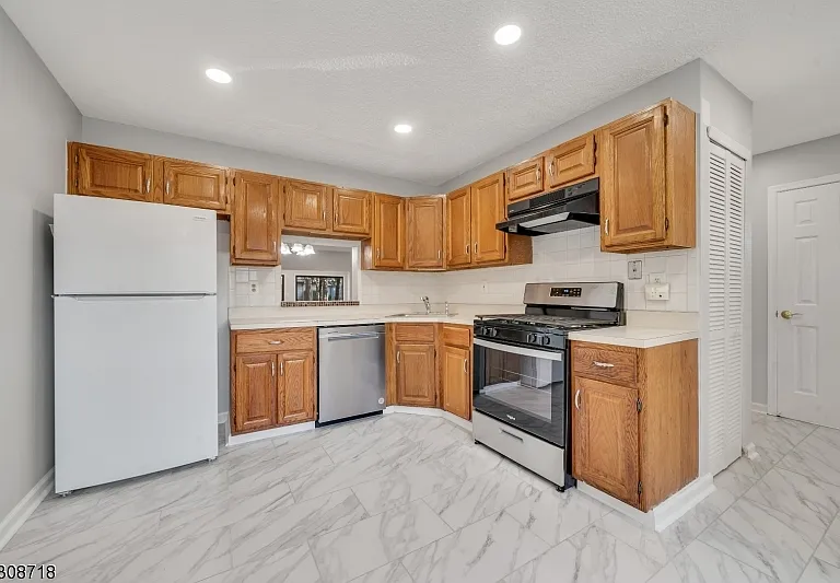 7 Kirby Ln — Photo 12