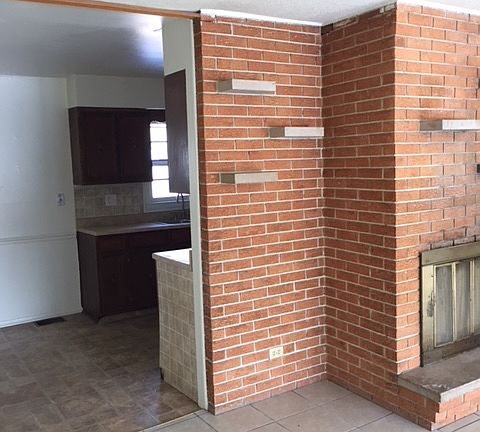 4th image of 3540 N Richardt Ave