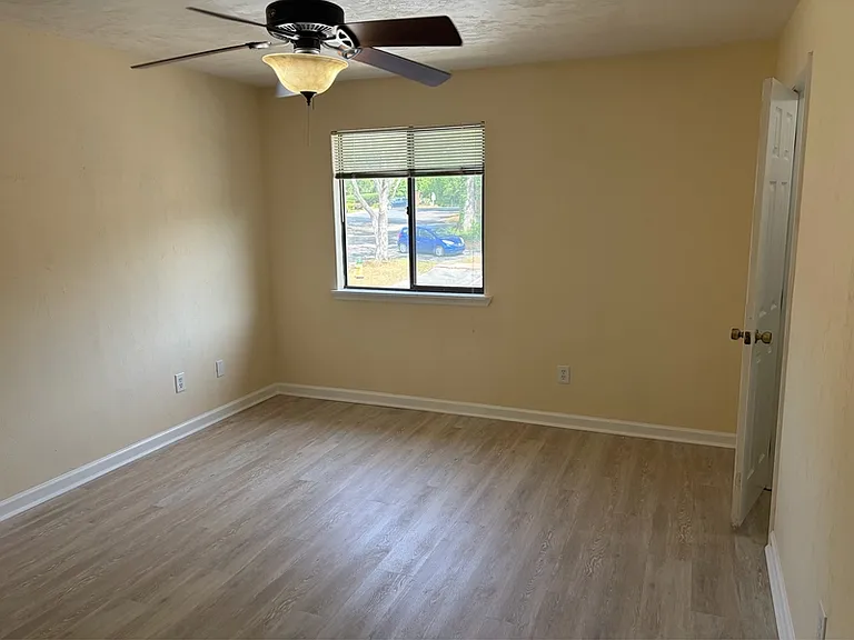 3207 Shamrock St E #18 — Photo 27