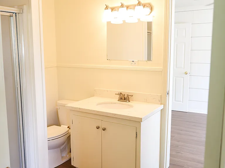 602 Hoover St — Photo 8