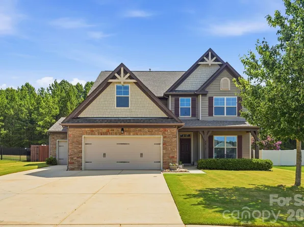 5917 McClintock Dr, Denver, NC 28037