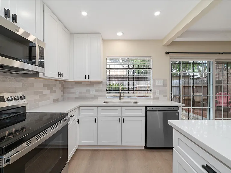 14345 Misty Meadow Ln — Photo 12