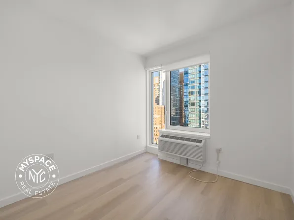 150 Lawrence Street image 12 of 32