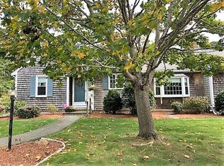 10 Debs Hill Rd, Yarmouth Port, MA 02675