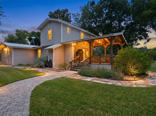 124 Lakepark Cir, Mathis, TX 78368