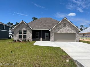 12204 Walker Rd, Ocean Springs, MS 39564