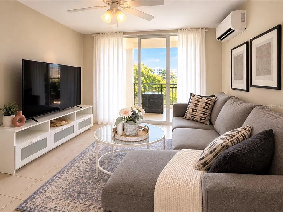 PENTHOUSE COND. Chalets Sevillanos #APT Q-302
