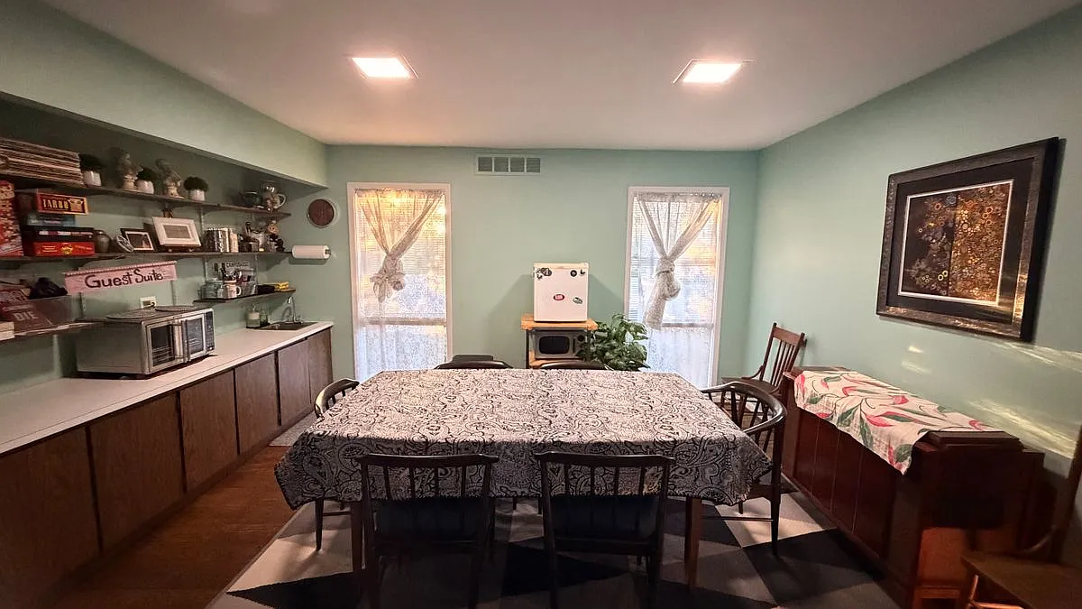 1 bed, 1.0 bath, 900 sqft, $950 — Photo 3
