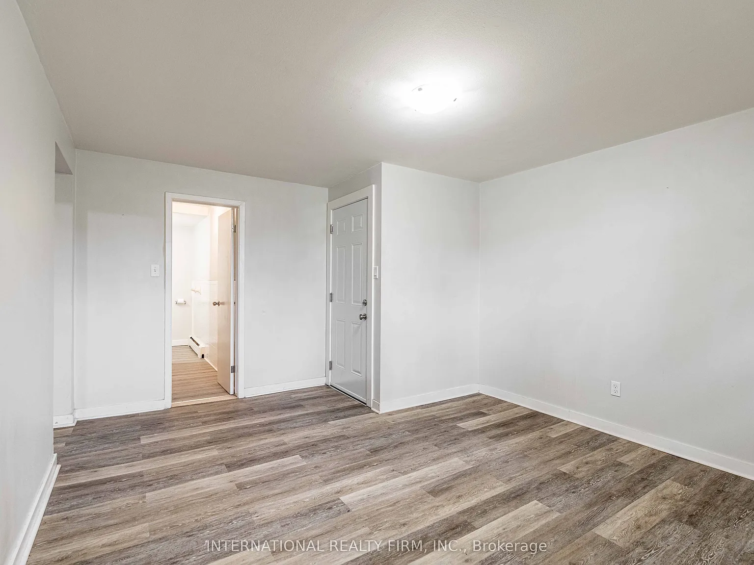 1 bed, $1,300 — Photo 4