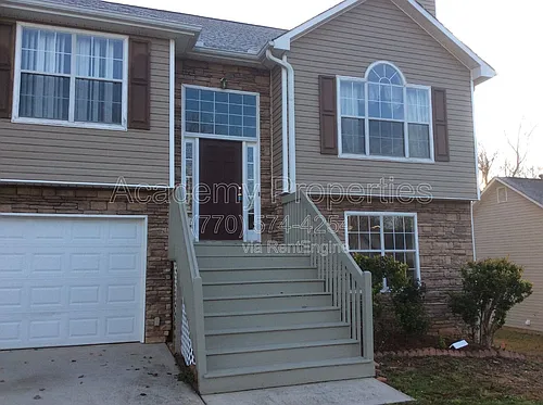 390 Summer Hill Cir Photo 1