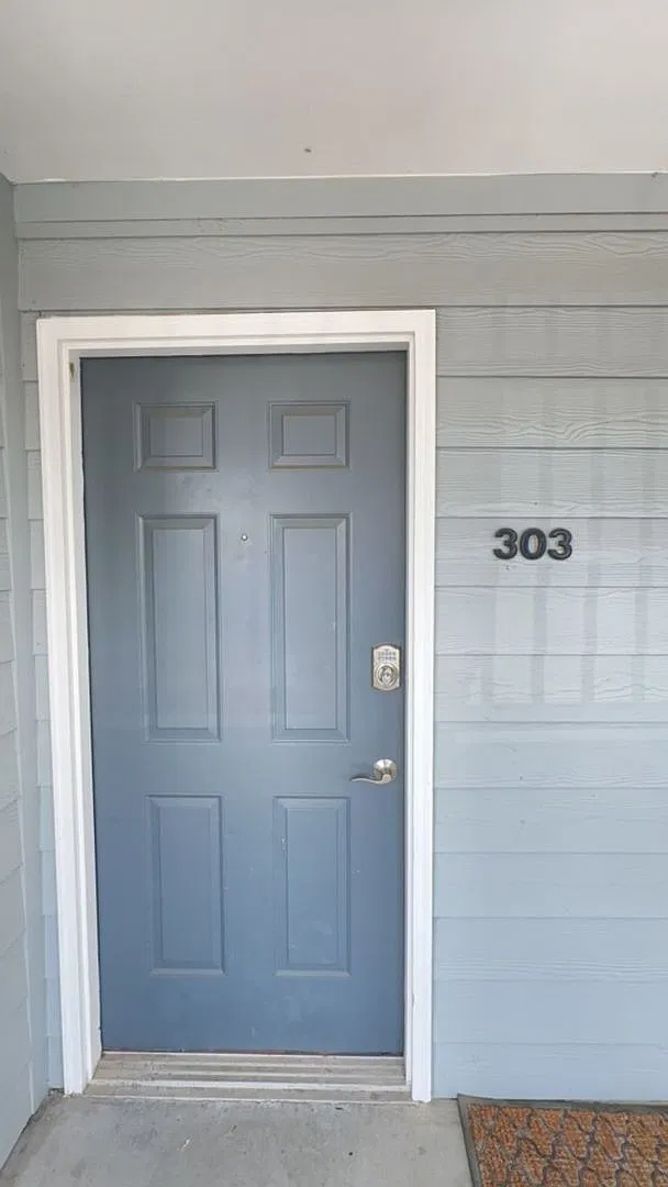 Great 3rd Floor Unit At Laurel Station For $3375/Month Rent Includes Two Assigned Parking Spaces! — Photo 1