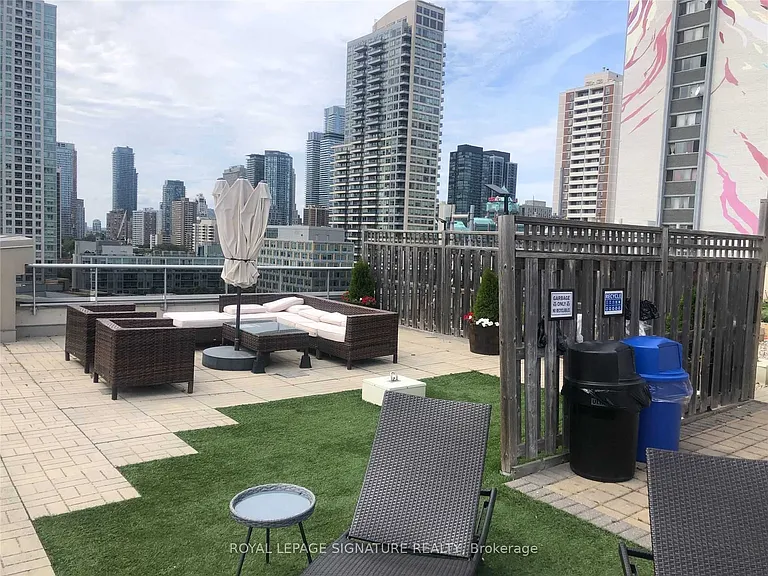 225 Wellesley St E #1004 — Photo 14