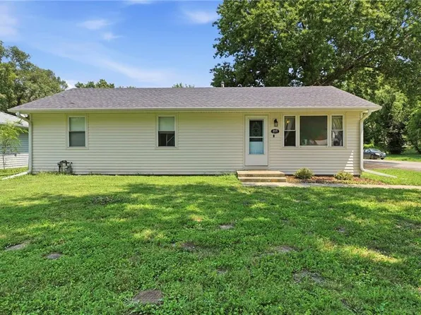 205 N Mulberry St, Adrian, MO 64720
