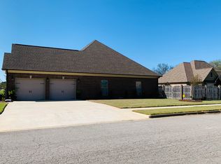 25305 Kingston Dr, Athens, AL 35613
