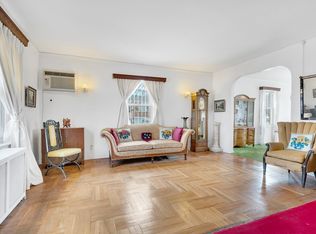 7356 52nd Rd, Flushing, NY 11378