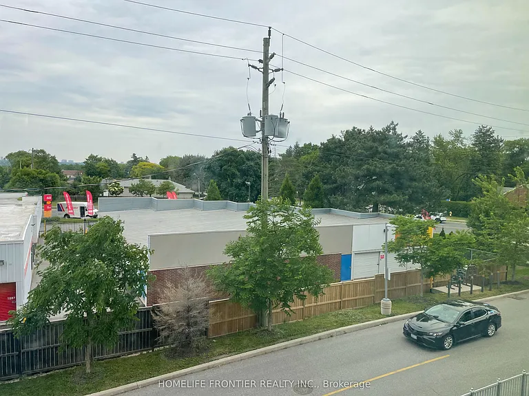 7167 Yonge St #202 — Photo 10