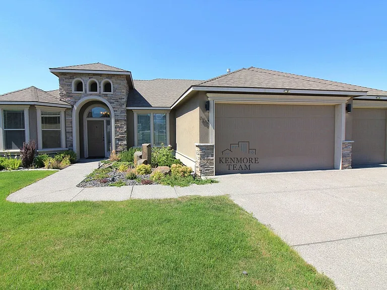 652 Punkie Ln — Photo 1