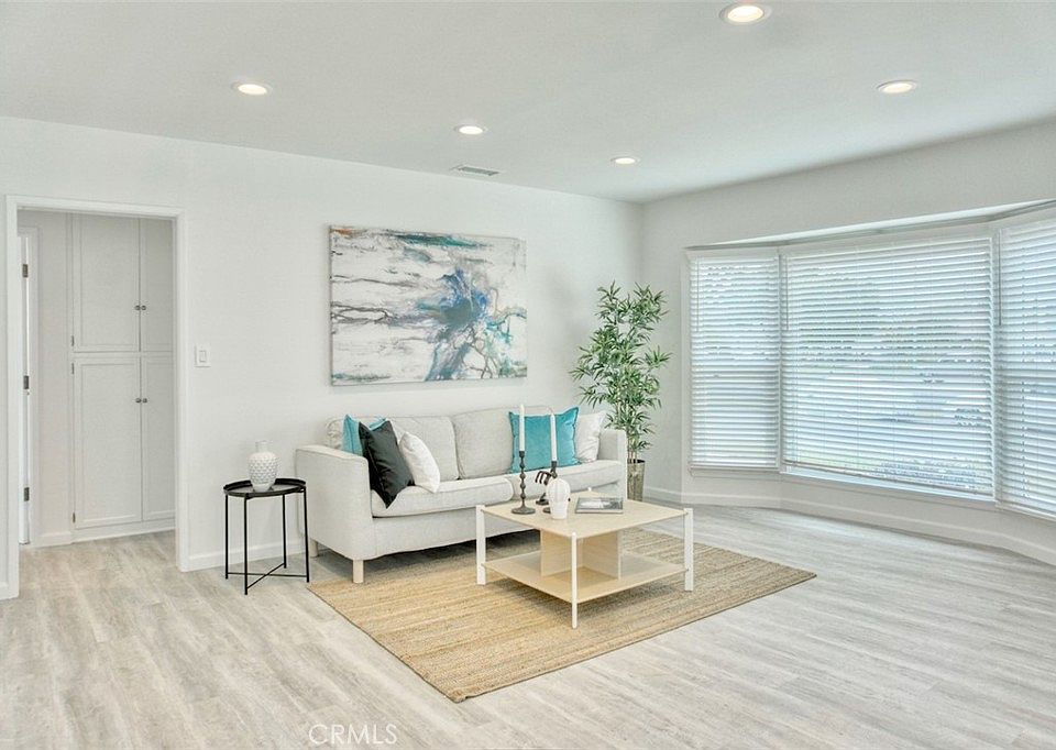 1st image of 5636 Bellflower Blvd