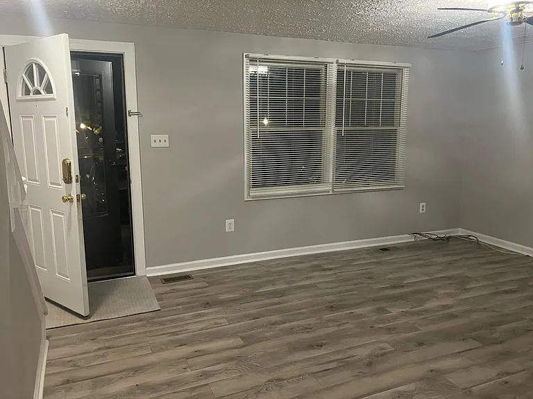 9203 Redbridge Ct — Photo 3