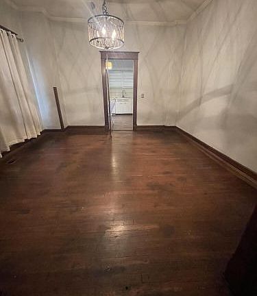 4th image of 229 Clark St