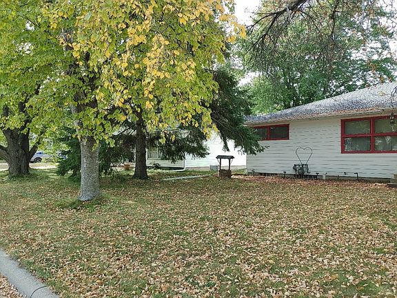 2nd image of 1538 Hemlock Ave