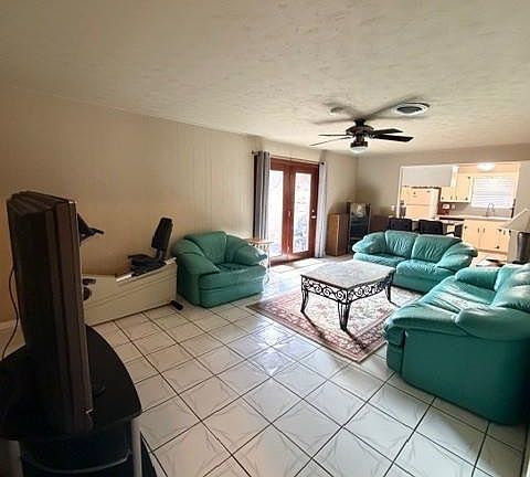 5th image of 5655 Edith St