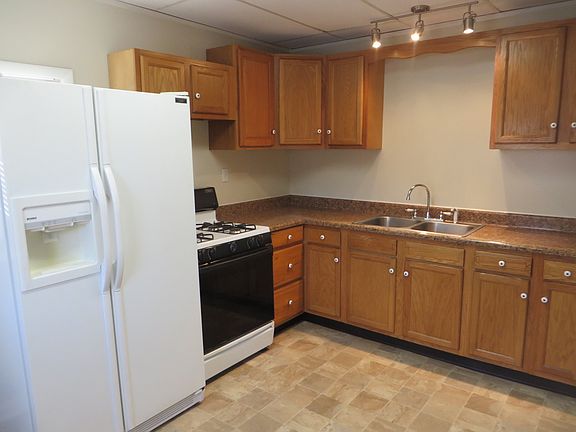3rd image of 441 W Brackenridge St