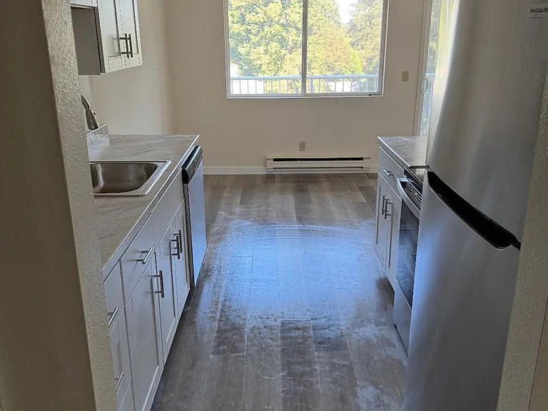 Willowbrook Apartments — Photo 21