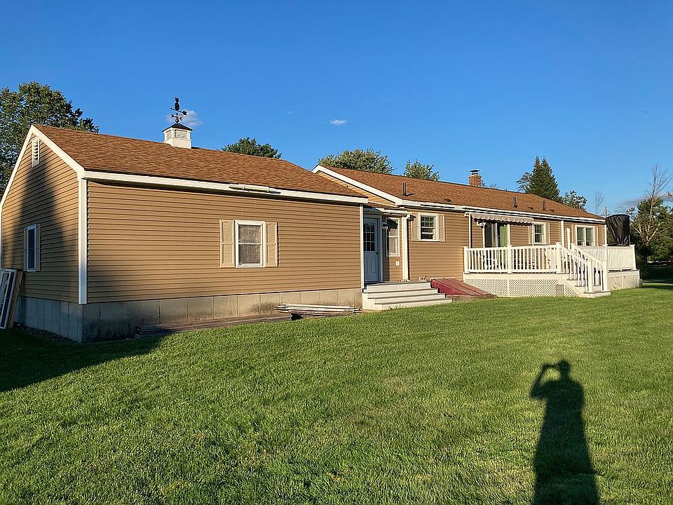 2nd image of 10 Hillcrest Dr