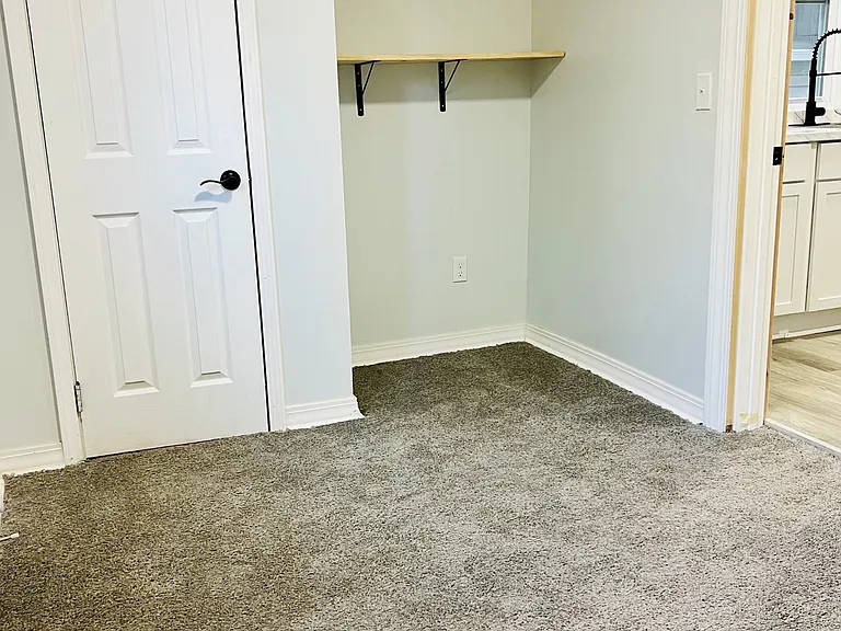 915 W Lapeer St #3 — Photo 4