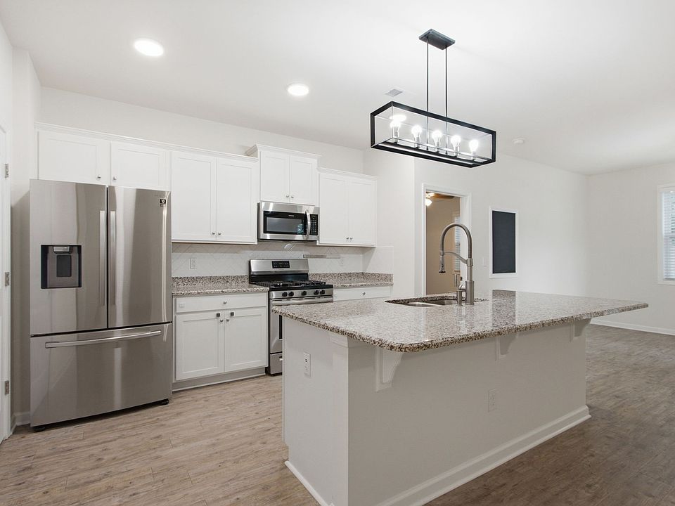 1st image of 716 Prominence Rd