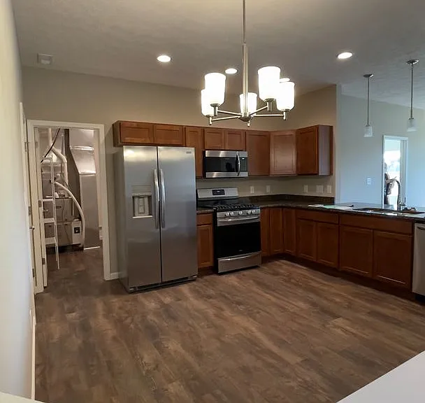 151 Wadsworth Ct — Photo 3
