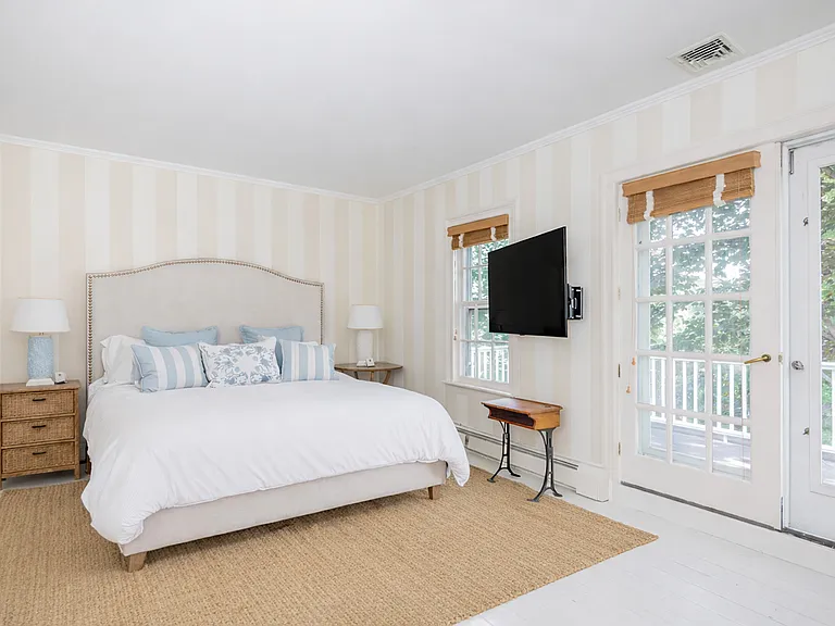 159 First Neck Ln — Photo 13