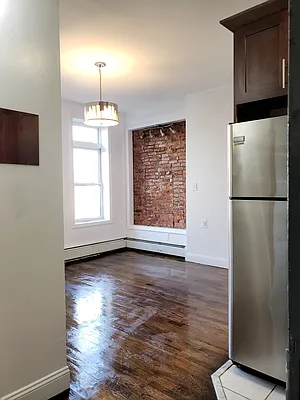 Rented by Signature Property Realty | media 34