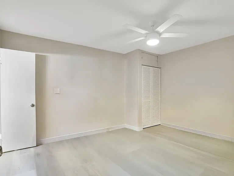 3208 NE 8th Ct #1 — Photo 7