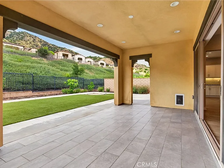 755 E Orange Blossom Way — Photo 66