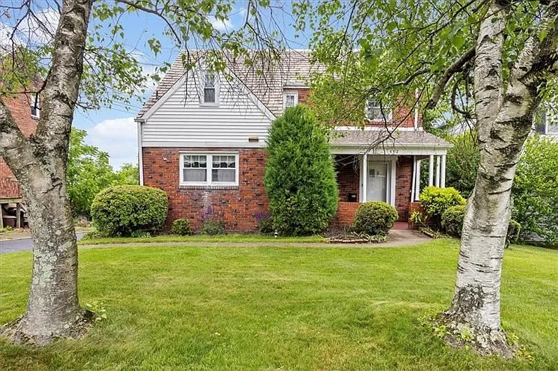 557 Crestline Dr photo 1