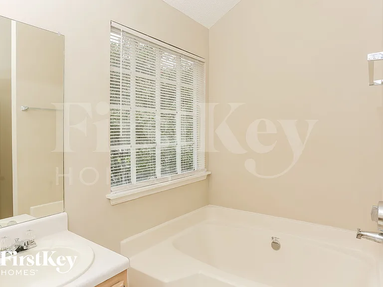993 Cherry Laurel Dr — Photo 12