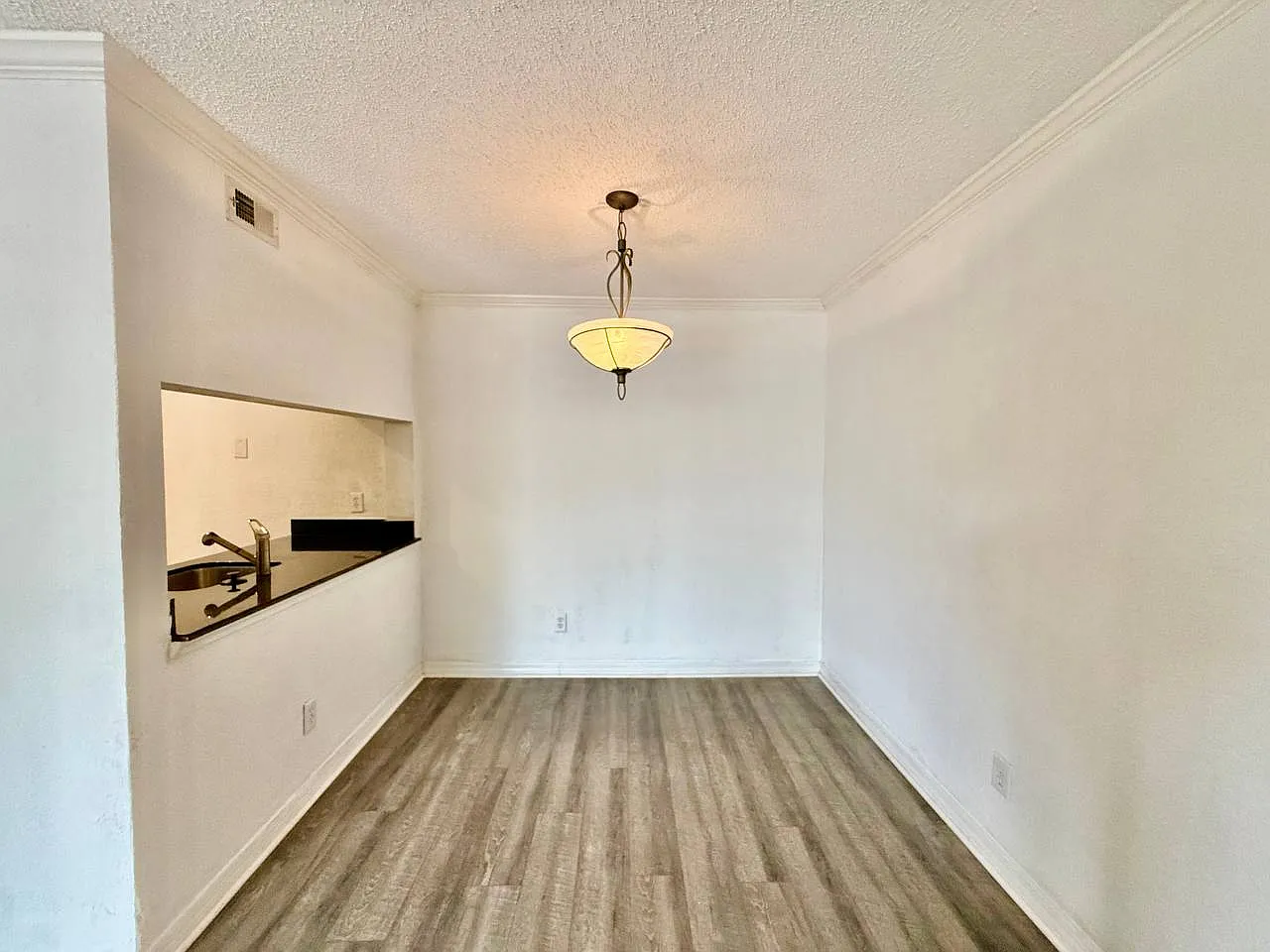 1 bed, 694 sqft, $1,550 — Photo 3